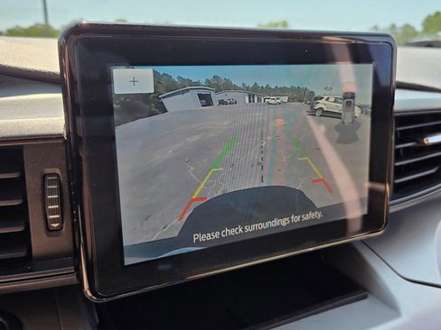 Used 2022 Ford Explorer XLT w/ Class IV Trailer Tow Package AWD/4WD image 23