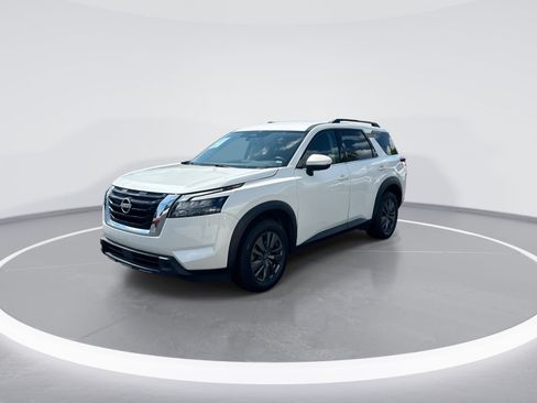 Used 2024 Nissan Pathfinder SV FWD image 5