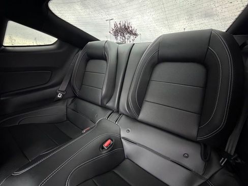 Used 2022 Ford Mustang Shelby GT500 w/ Technology Package RWD image 25
