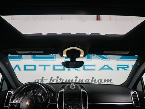 Used 2012 Porsche Cayenne image 32