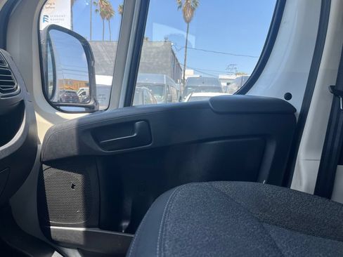 Used 2022 RAM ProMaster 2500 w/ Convenience Group FWD image 15