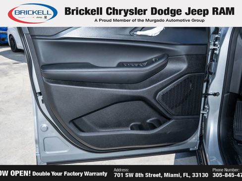 New 2025 Jeep Grand Cherokee L Altitude image 12