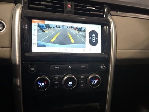Used 2017 Land Rover Discovery HSE image 15
