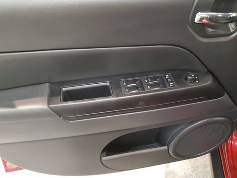 Used 2017 Jeep Patriot Sport w/ Power Value Group AWD/4WD image 12