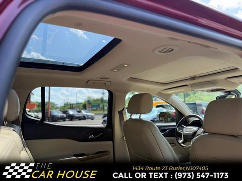 Used 2018 GMC Acadia Denali w/ Technology Package AWD/4WD image 23