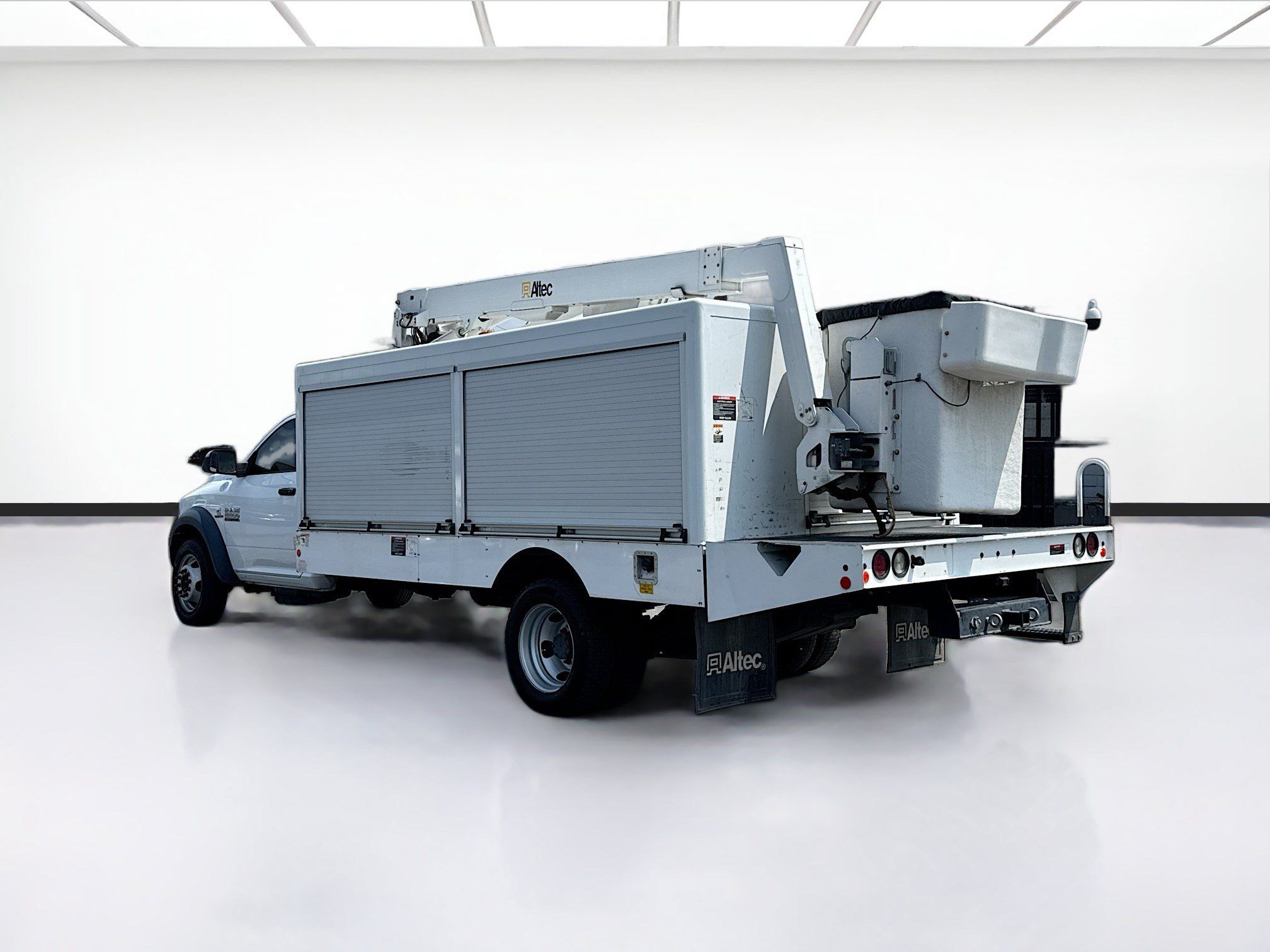 Used 2018 RAM 5500 Tradesman w/ Power & Remote Entry Group RWD image 6