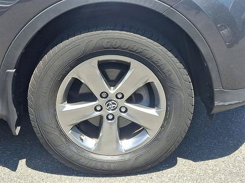 Used 2015 Toyota RAV4 XLE AWD/4WD image 9