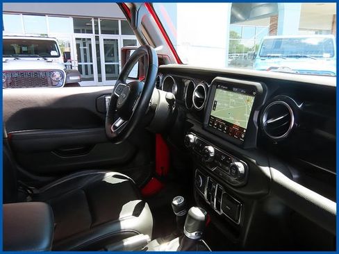 Used 2023 Jeep Wrangler Unlimited Sahara AWD/4WD image 8