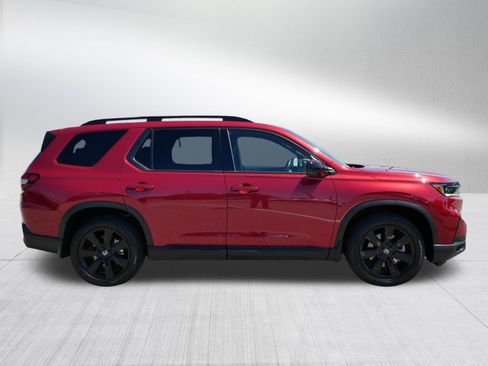 Certified 2025 Honda Pilot Black Edition image 8