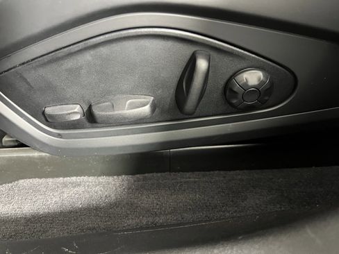 Used 2024 Audi e-tron GT Premium Plus image 27