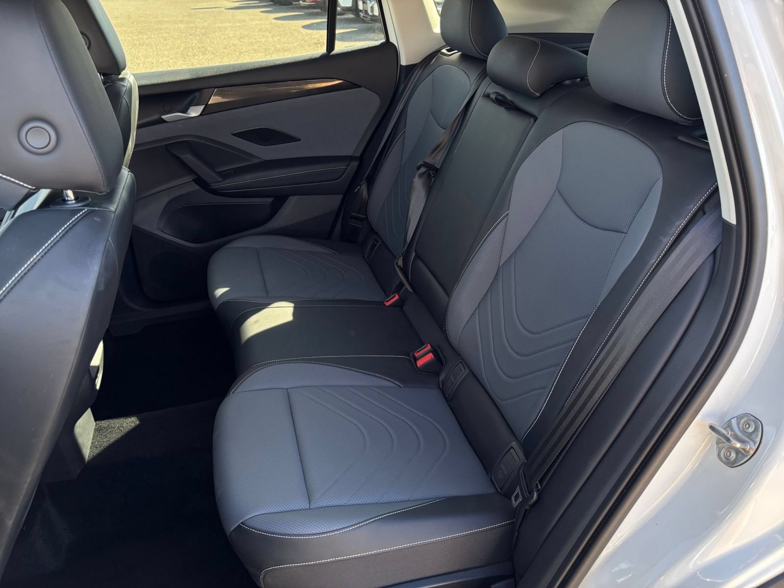 Used 2026 Volkswagen Tiguan SE AWD/4WD image 39