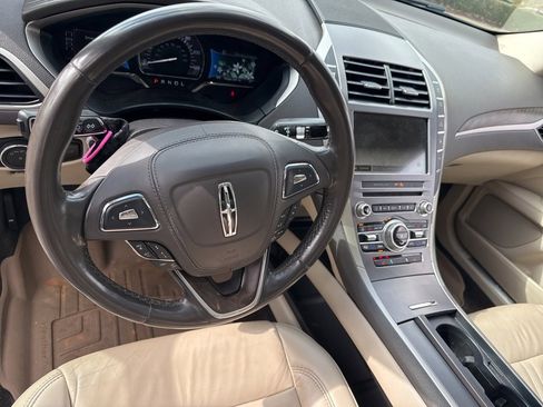 Used 2018 Lincoln MKZ Select w/ Technology Package image 9