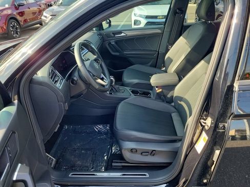 Certified 2023 Volkswagen Tiguan SE R-Line FWD image 16