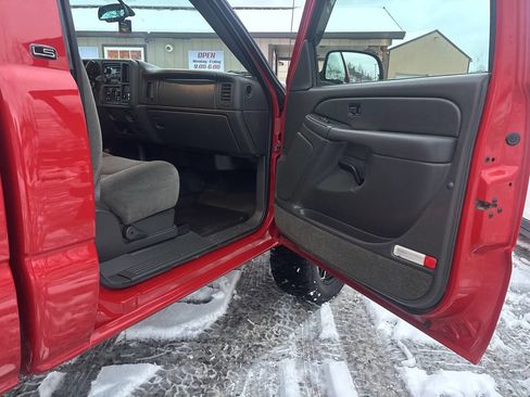 Used 2005 Chevrolet Silverado 2500 LS w/ Heavy-Duty Power Package image 18