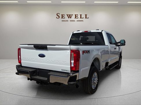 New 2026 Ford F250 XLT w/ FX4 Off-Road Package AWD/4WD image 4
