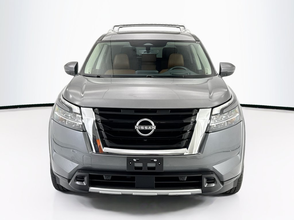 Used 2024 Nissan Pathfinder Platinum w/ Cargo Package FWD image 2
