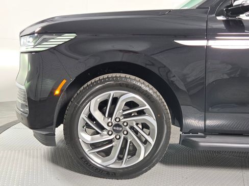 New 2026 Lincoln Navigator Premiere AWD/4WD image 11