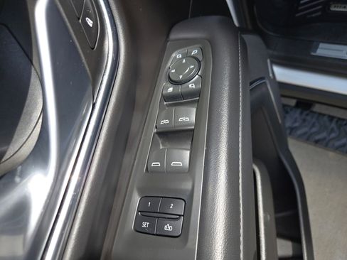 Used 2022 Chevrolet Tahoe Z71 w/ Luxury Package image 33