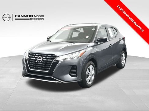 Used 2024 Nissan Kicks S image 1