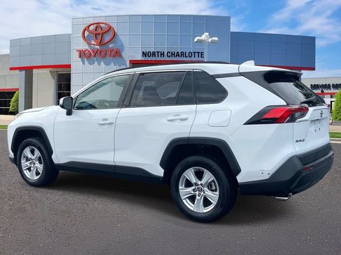 Used 2021 Toyota RAV4 XLE FWD image 4