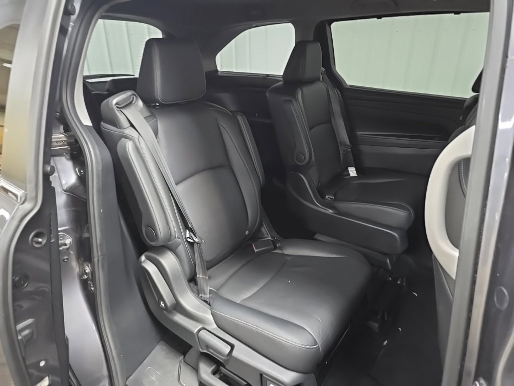 Used 2024 Honda Odyssey Touring image 17