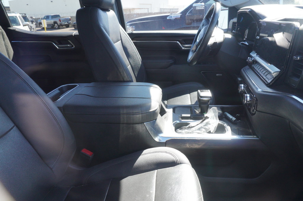 Used 2023 GMC Sierra 1500 SLT w/ SLT Premium Plus Package AWD/4WD image 9