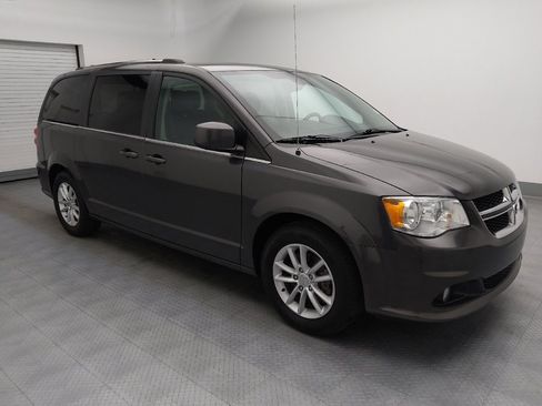 Used 2019 Dodge Grand Caravan SXT FWD image 11