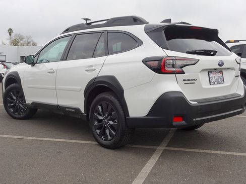 Certified 2025 Subaru Outback Onyx Edition image 7