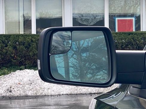 New 2026 RAM 1500 4x4 Crew Cab image 12