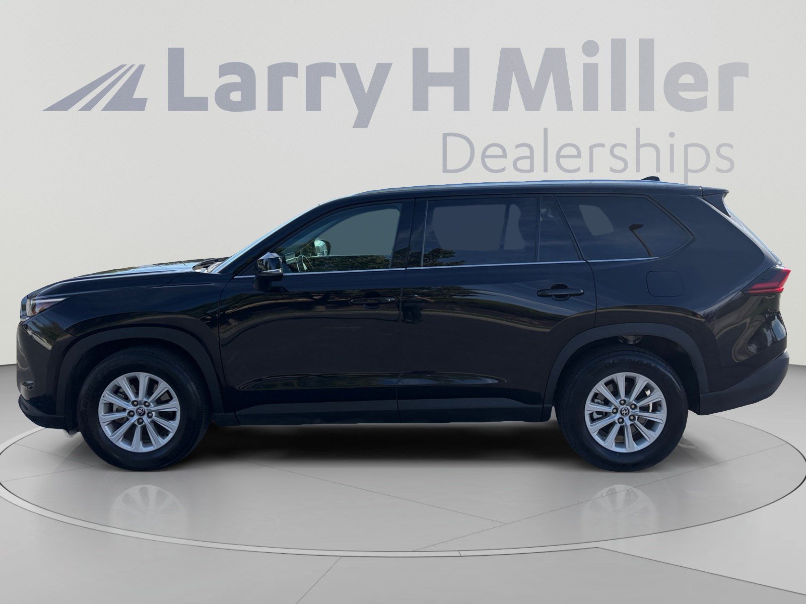 Certified 2025 Toyota Grand Highlander AWD image 2