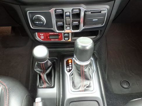 Used 2023 Jeep Gladiator Rubicon w/ Cold Weather Group image 24