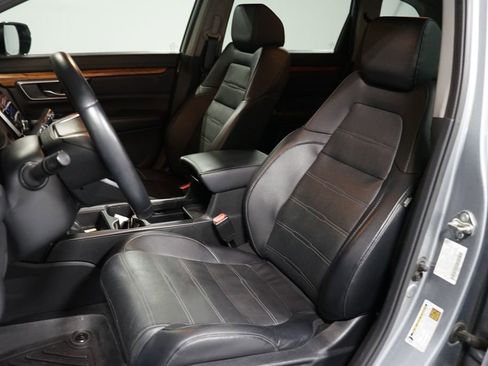 Used 2018 Honda CR-V Touring image 6