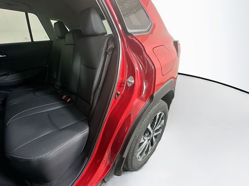 Used 2023 Toyota Corolla Cross XLE w/ Convenience Package FWD image 26