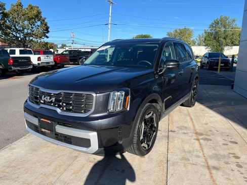 Used 2025 Kia Telluride S AWD/4WD image 8