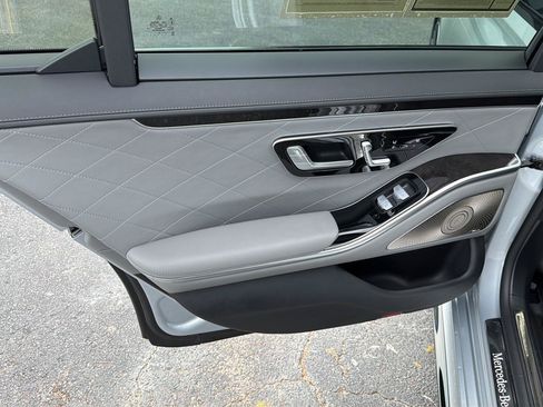 Used 2022 Mercedes-Benz S 580 4MATIC Sedan image 18