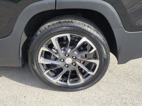 Used 2024 GMC Terrain SLT FWD image 28