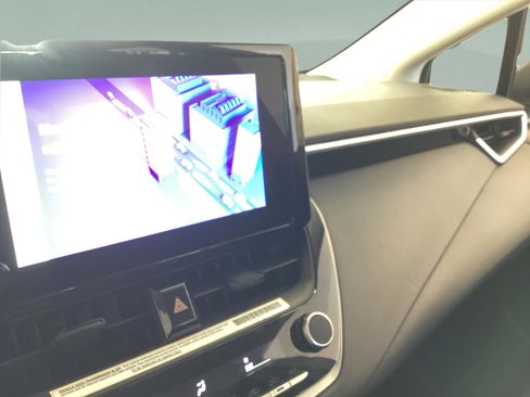 Used 2024 Toyota Corolla LE FWD image 33
