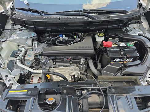Used 2016 Nissan Rogue S FWD image 31