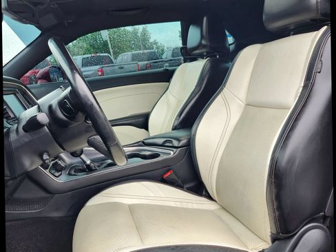 Used 2017 Dodge Challenger R/T Plus RWD image 10