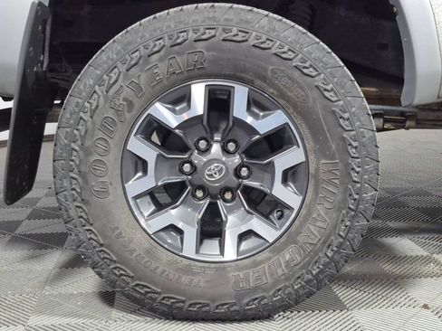 Used 2012 Toyota Tacoma 4x4 Double Cab w/ SR5 Pkg image 29