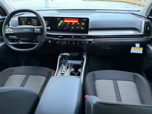New 2026 Kia Sorento LX FWD image 14