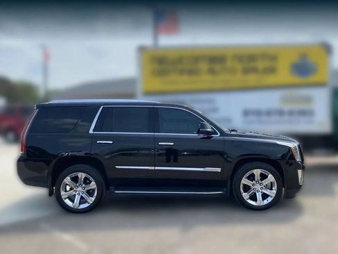 Used 2015 Cadillac Escalade Luxury image 7