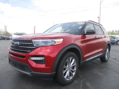 Used 2021 Ford Explorer XLT w/ Equipment Group 202A AWD/4WD image 1