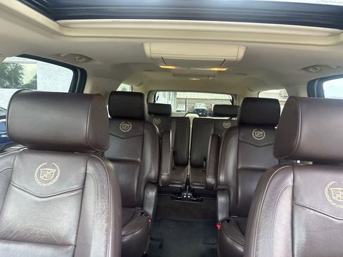 Used 2014 Cadillac Escalade ESV Platinum AWD/4WD image 12
