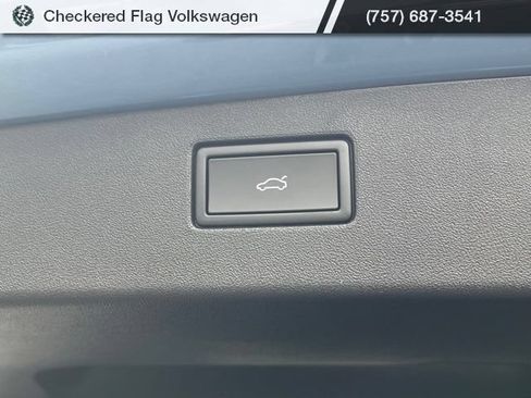 New 2026 Volkswagen Tiguan SE R-Line FWD image 33