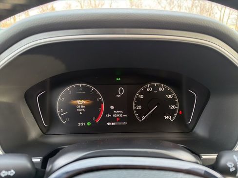 Certified 2025 Honda Pilot Touring image 30