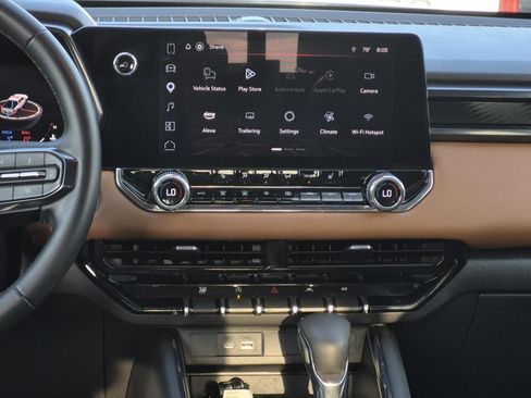 Certified 2025 GMC Canyon AT4 w/ Nightfall Edition AWD/4WD image 17