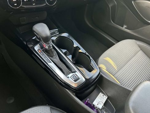 Used 2025 Chevrolet Trax LT image 23