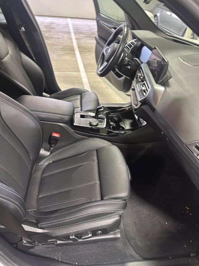 Used 2024 BMW X3 xDrive30i w/ M Sport Package AWD/4WD image 17