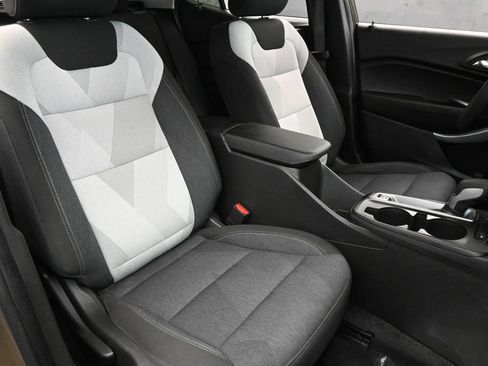 Used 2024 Chevrolet Trax LS w/ LS Convenience Package FWD image 36